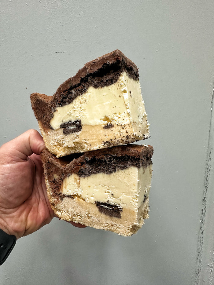 Oreo Frosted Cheesecake Brownie