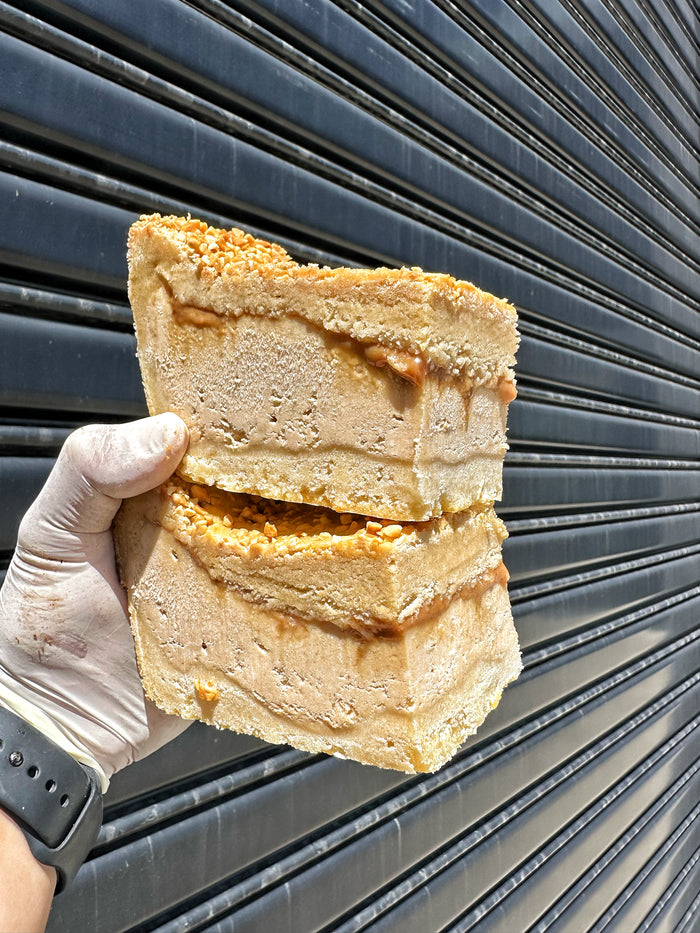 White Snickers Blondie