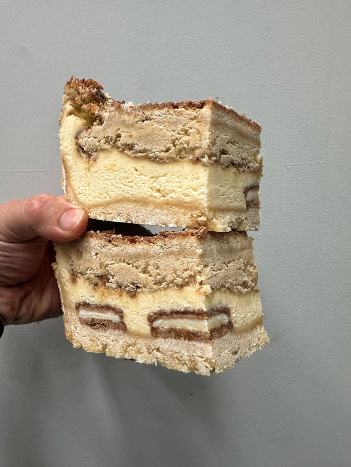 Oreo Cinnamon Bun Blondie